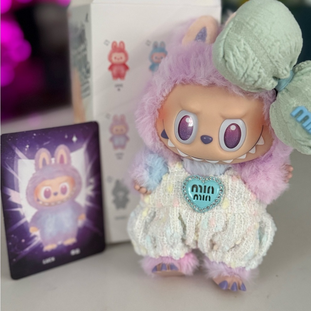 ❤️SOLD❤️Labubu Plush Pop Mart's The BIG ENERGY series in custom outfit ~ “LUCK” - Picture 13 of 13